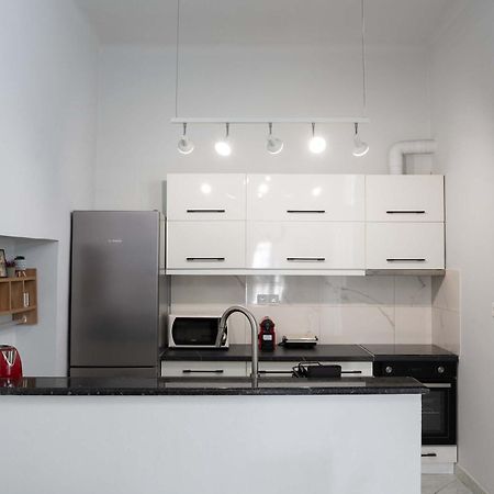 Private Spacious Apartment Atena Exterior foto