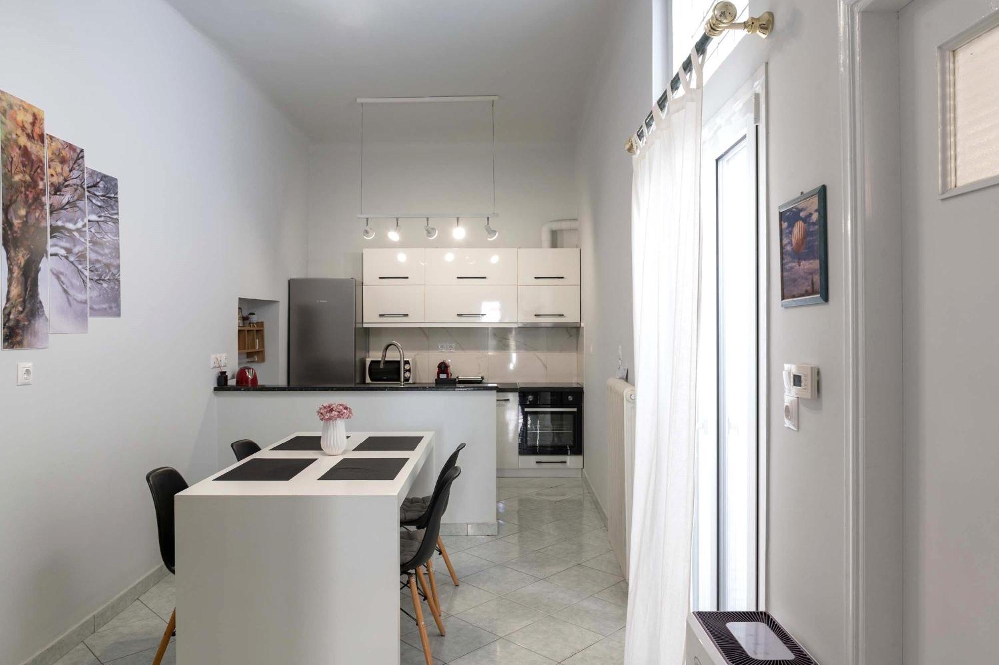 Private Spacious Apartment Atena Exterior foto