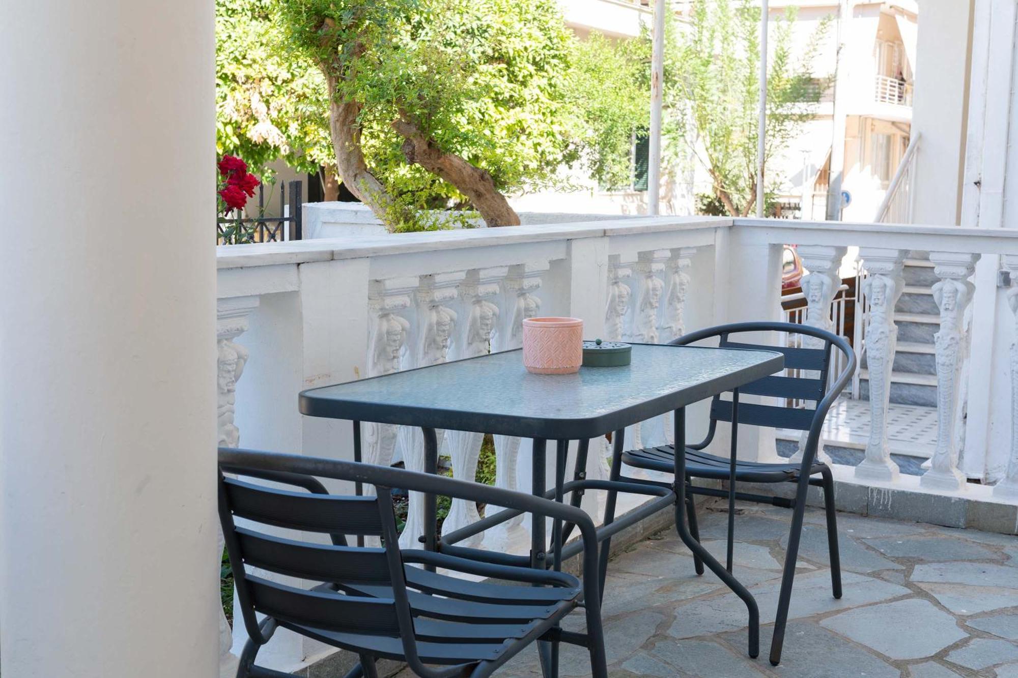 Private Spacious Apartment Atena Exterior foto